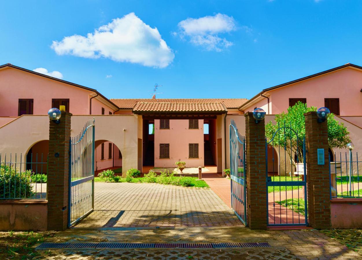 Appartamenti In Residence Villa Santa Maria San Vincenzo Exterior photo